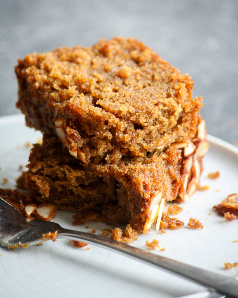 Soft and moist dairy-free cake with ginger, cinnamon, cloves and honey