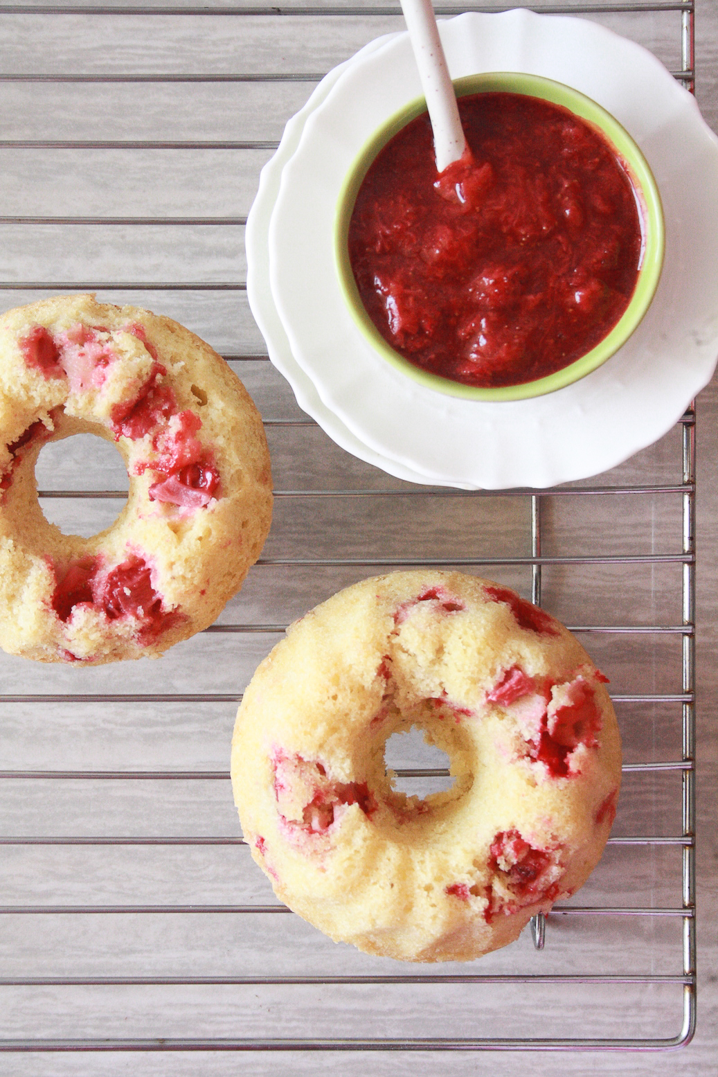 Soft, buttery bundt cakes filled with fresh strawberries and topped with a tangy, cinnamon-y compote!