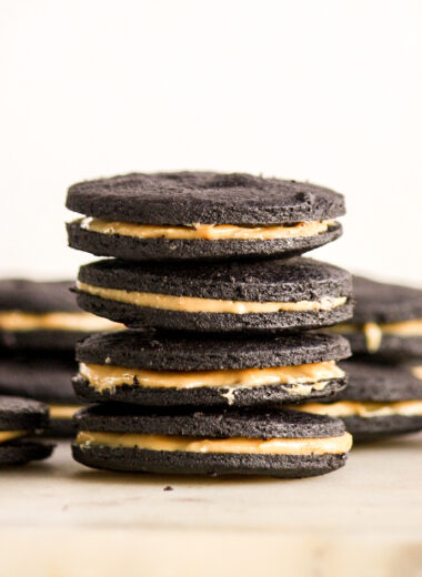 Dark chocolate cookies with a simple peanut butter filling