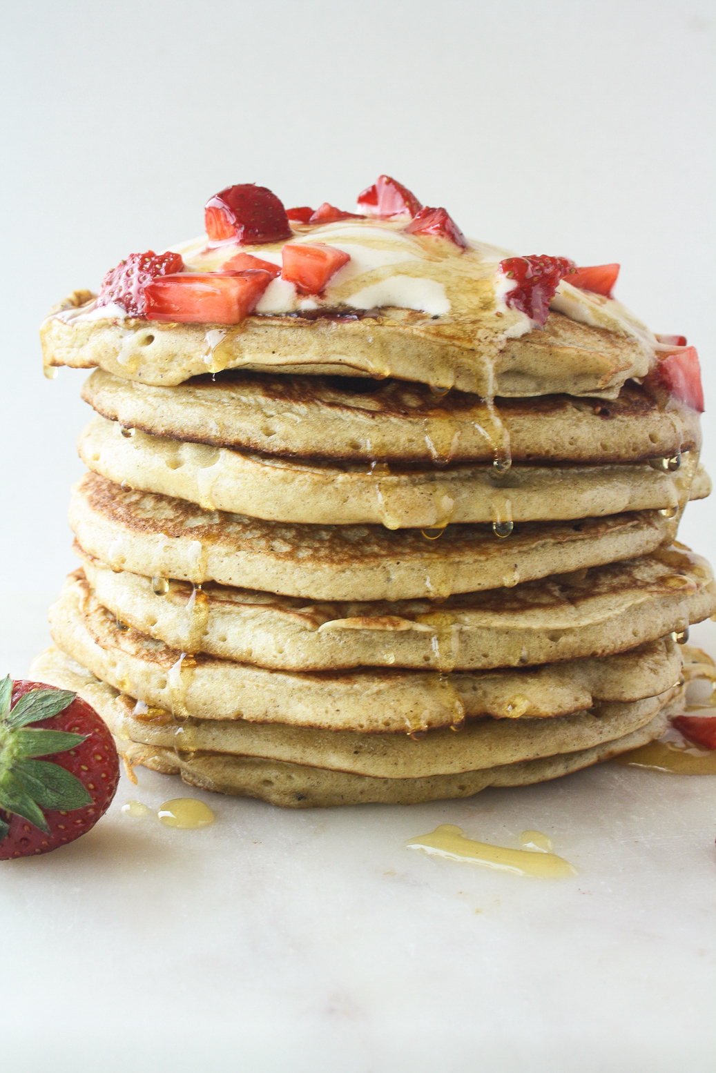 Tender, fluffy pancakes with strawberries, buckwheat and rye!