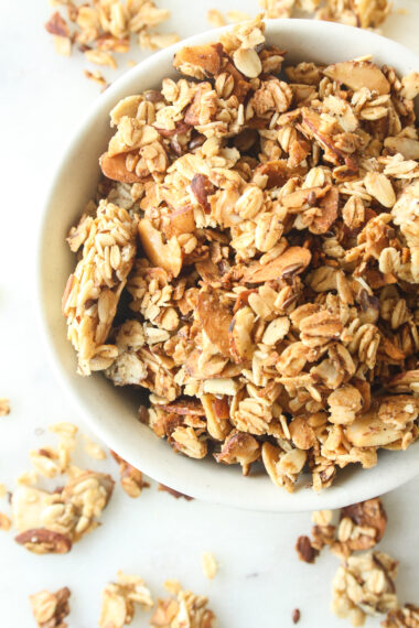 Crunchy, healthy granola with banana and coconut!