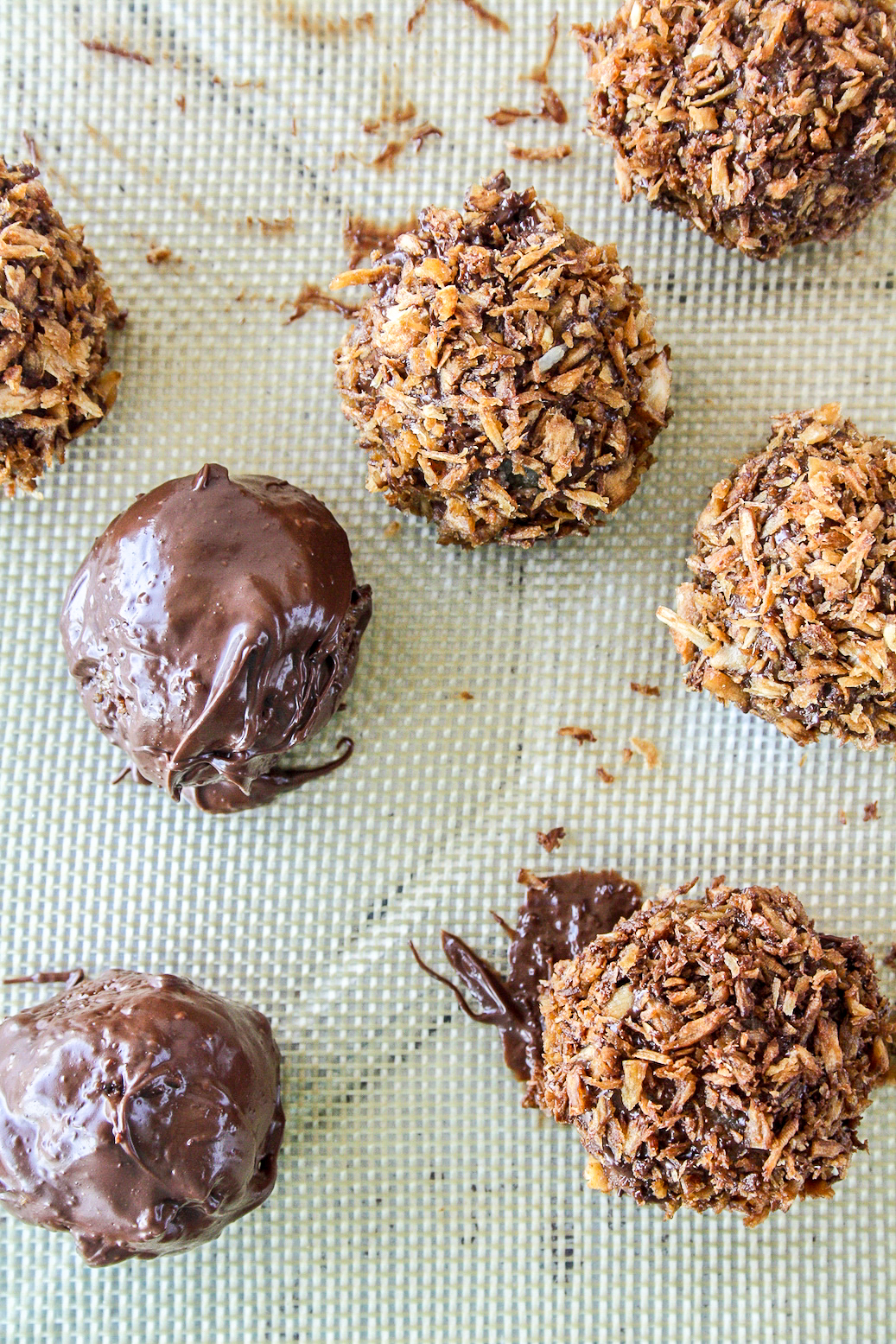 Delicious, healthier truffles made with coconut and cashews!