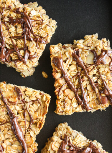 Soft and chewy granola bars with banana and peanut butter!