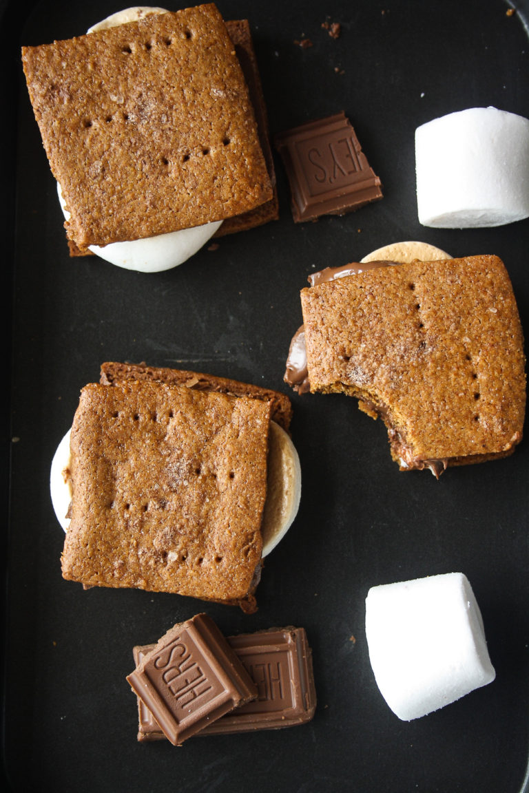 S’mores with Homemade Graham Crackers – The Desserted Girl