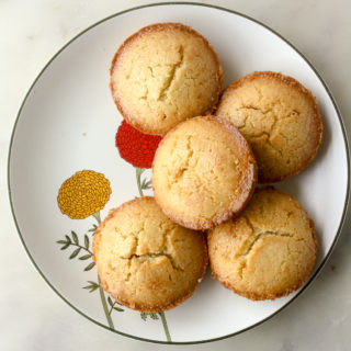 Moist, browned butter almond cakes!