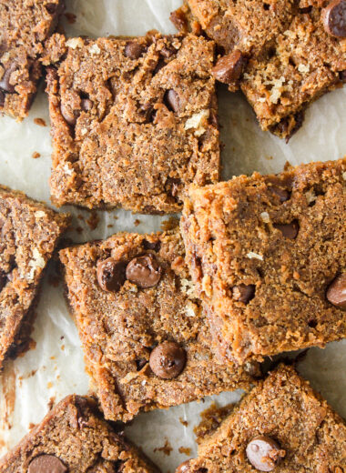 Chewy, moist peanut butter blondies!