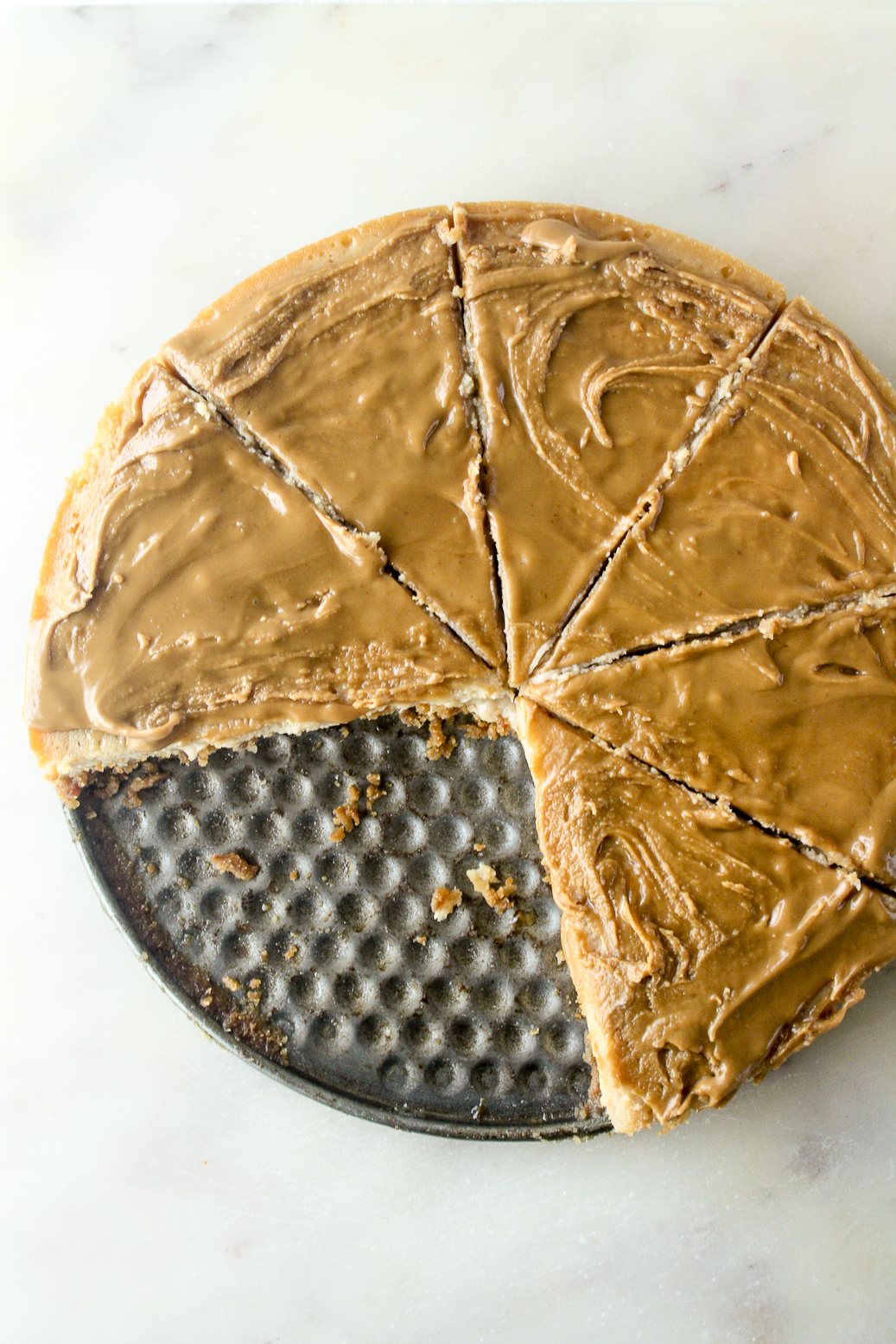 Rich and creamy baked cookie butter cheesecake on a Biscoff cookie base!
