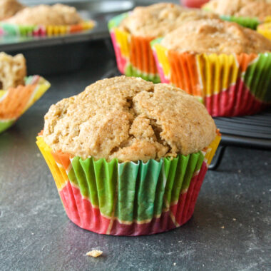 Super soft muffins with fresh apples and cinnamon