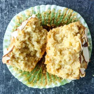 Eggless almond flour and orange muffins, sweetened with honey