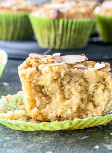 Eggless almond flour and orange muffins, sweetened with honey