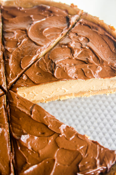 Creamy baked coffee cheesecake with a chocolate coffee ganache