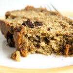 Fluffy and moist banana bread, sweetened with honey and packed with chocolate chunks!