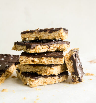 Chewy, healthy peanut butter oat bars with salted chocolate!