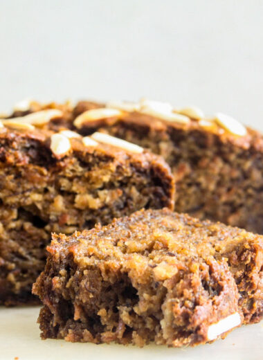 Moist carrot cake with banana, ground almonds and oats