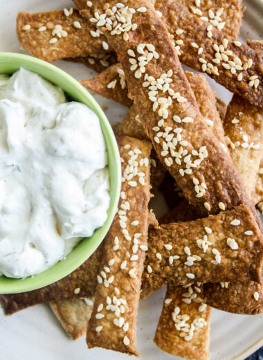 Crisp wholewheat lavash with garlic and sesame seeds