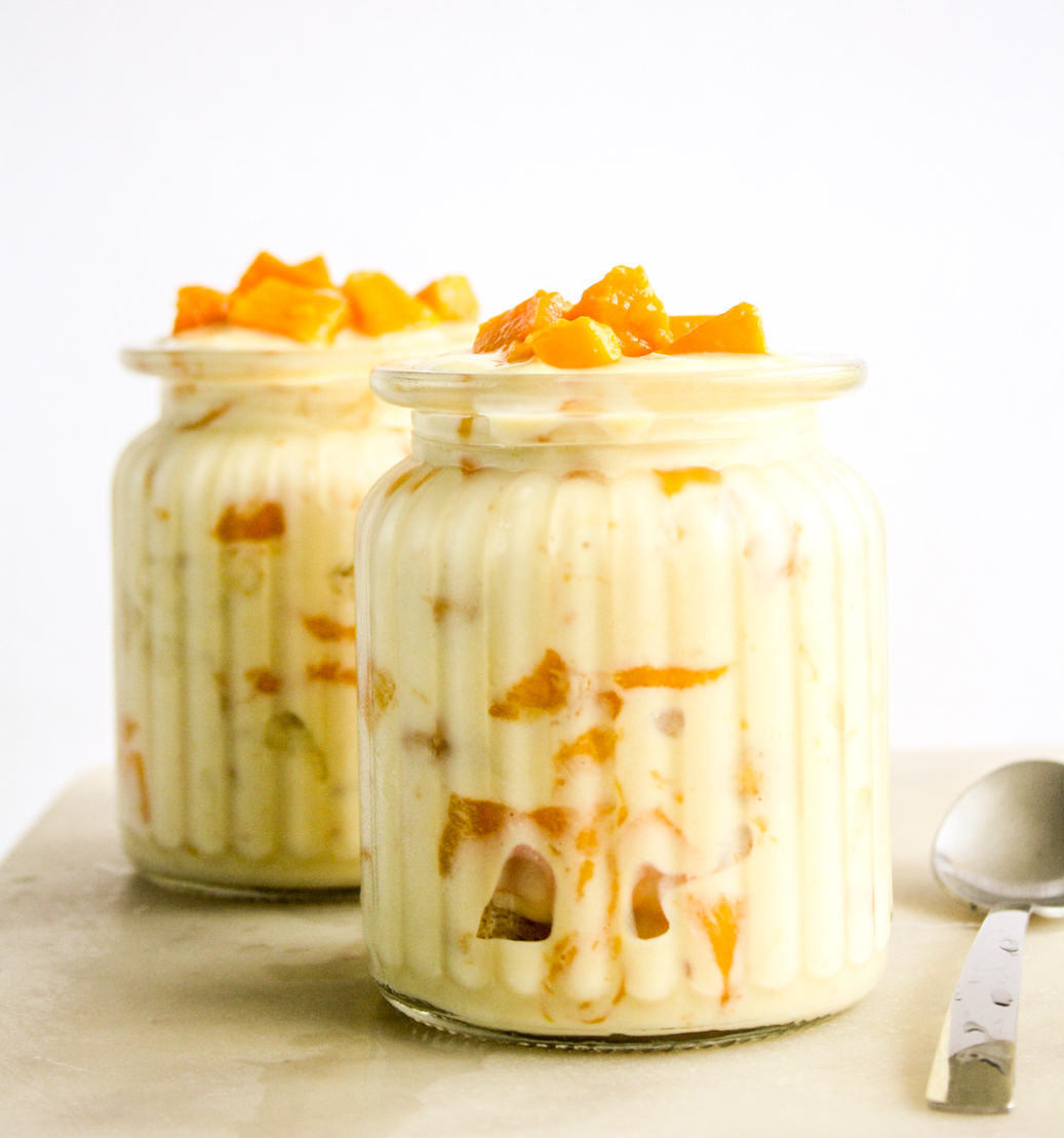Easy instant custard layered with ladyfinger biscuits, fresh mango and banana