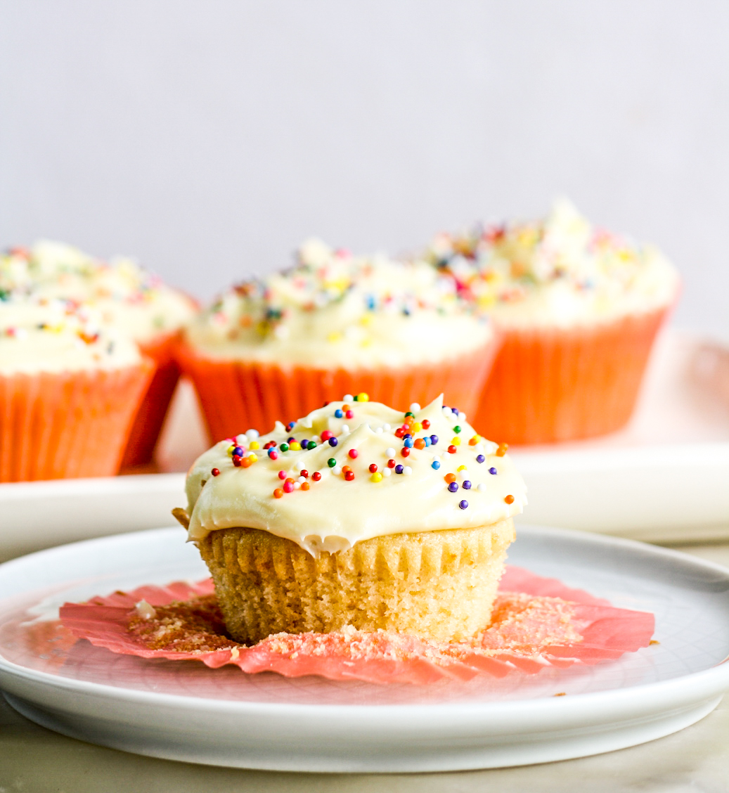Vanilla Cupcakes Recipe Without Eggs CookCrews