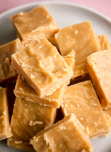 Super easy, no-fuss, smooth peanut butter fudge