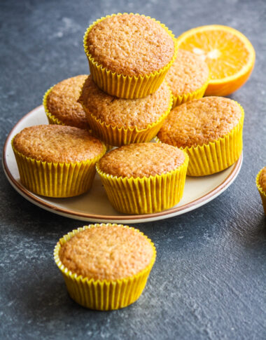 Soft and citrusy muffins with fresh orange, olive oil and ground almonds