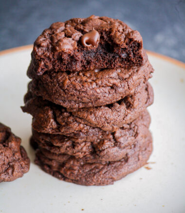 Brownie-like eggless triple chocolate cookies with melted chocolate, cocoa and chocolate chips!