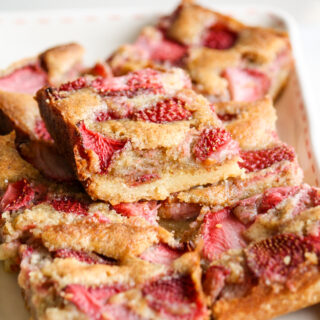 Crisp, buttery shortbread with a layer of almond frangipane and jammy strawberries