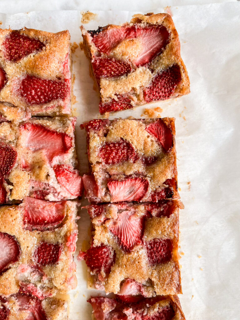 Crisp, buttery shortbread with a layer of almond frangipane and jammy strawberries