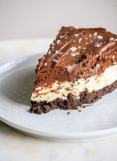 No-bake white and dark chocolate mousse cake with an Oreo base